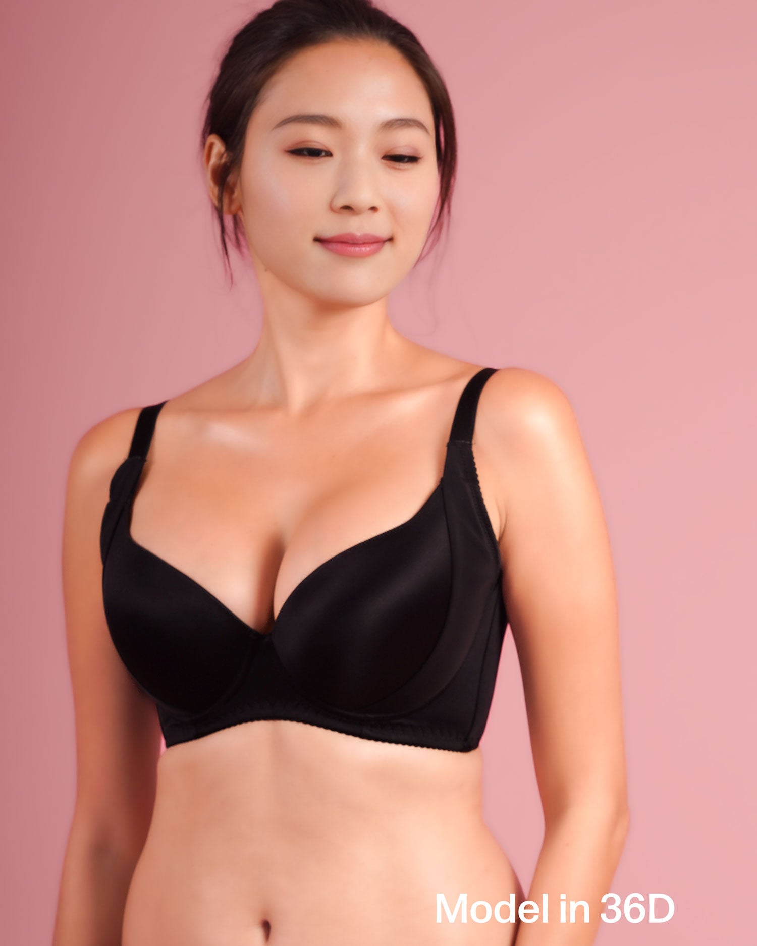 model in 36D T-shirt bra